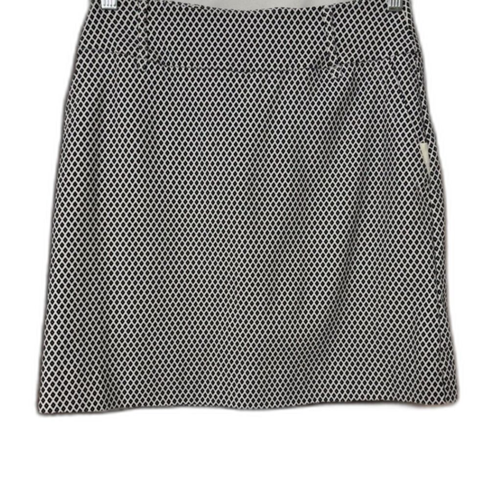 Swing Control Women's 4 Black & White Geo Print Vented Techno Golf Skort - Picture 2 of 10